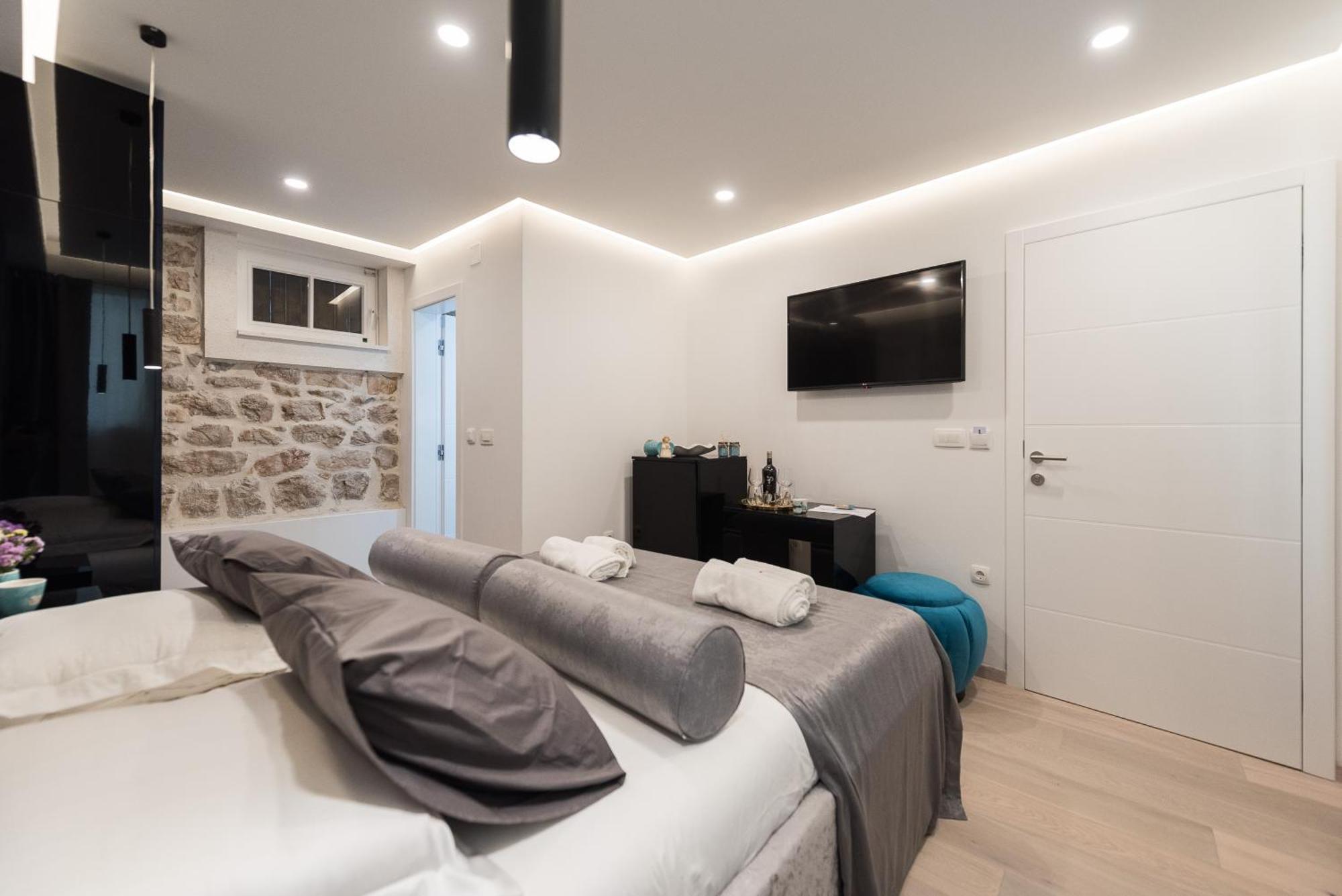 10 Heritage Rooms Zadar Bagian luar foto