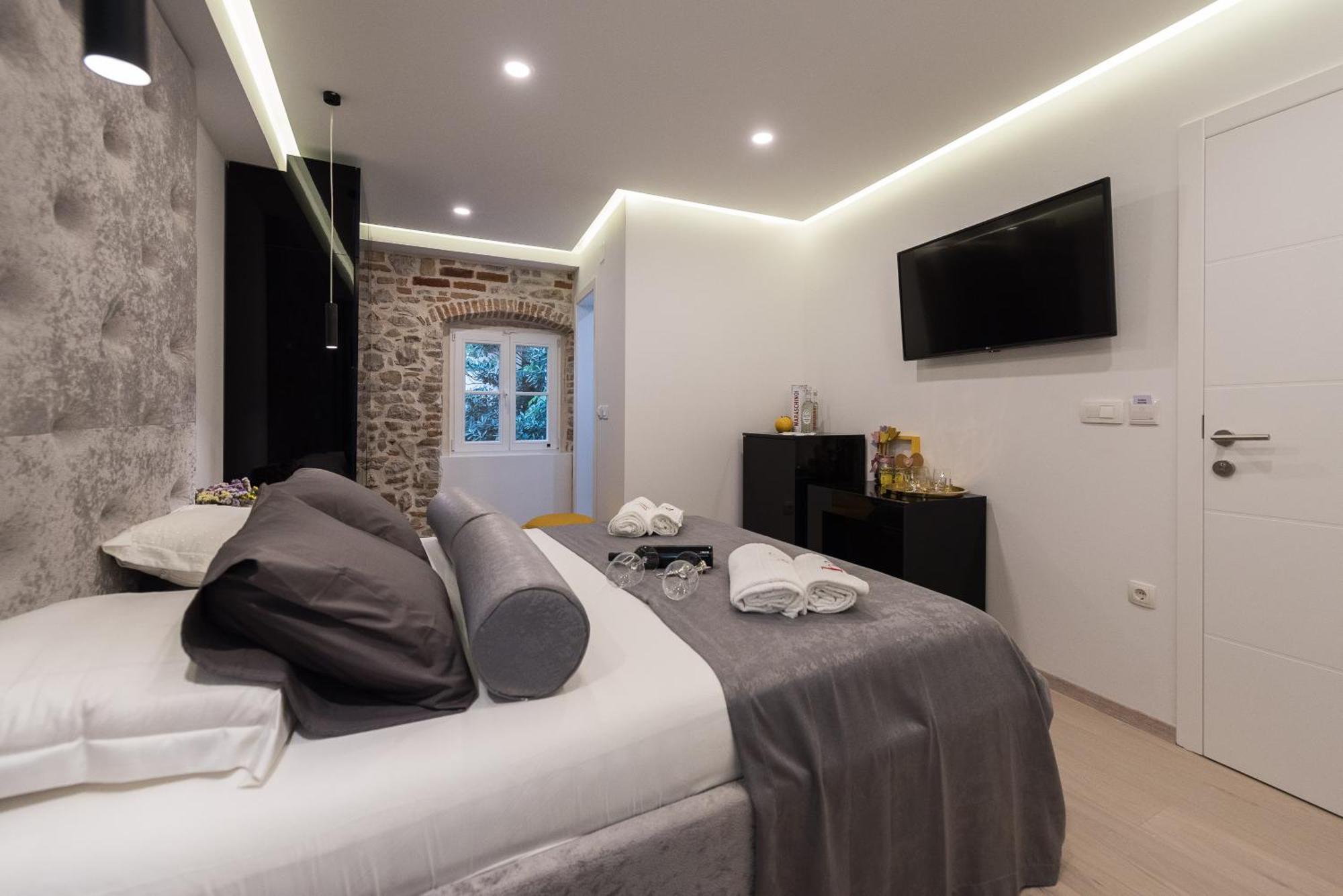 10 Heritage Rooms Zadar Bagian luar foto