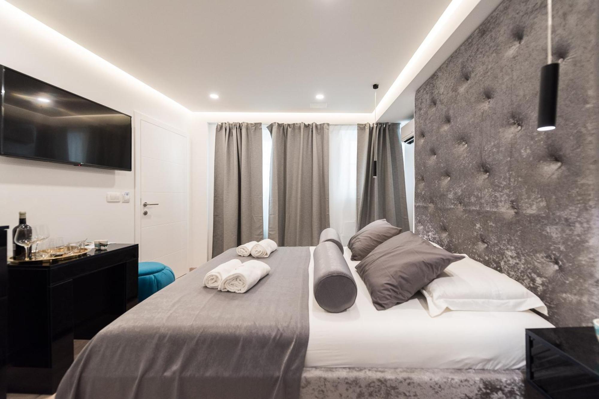 10 Heritage Rooms Zadar Bagian luar foto
