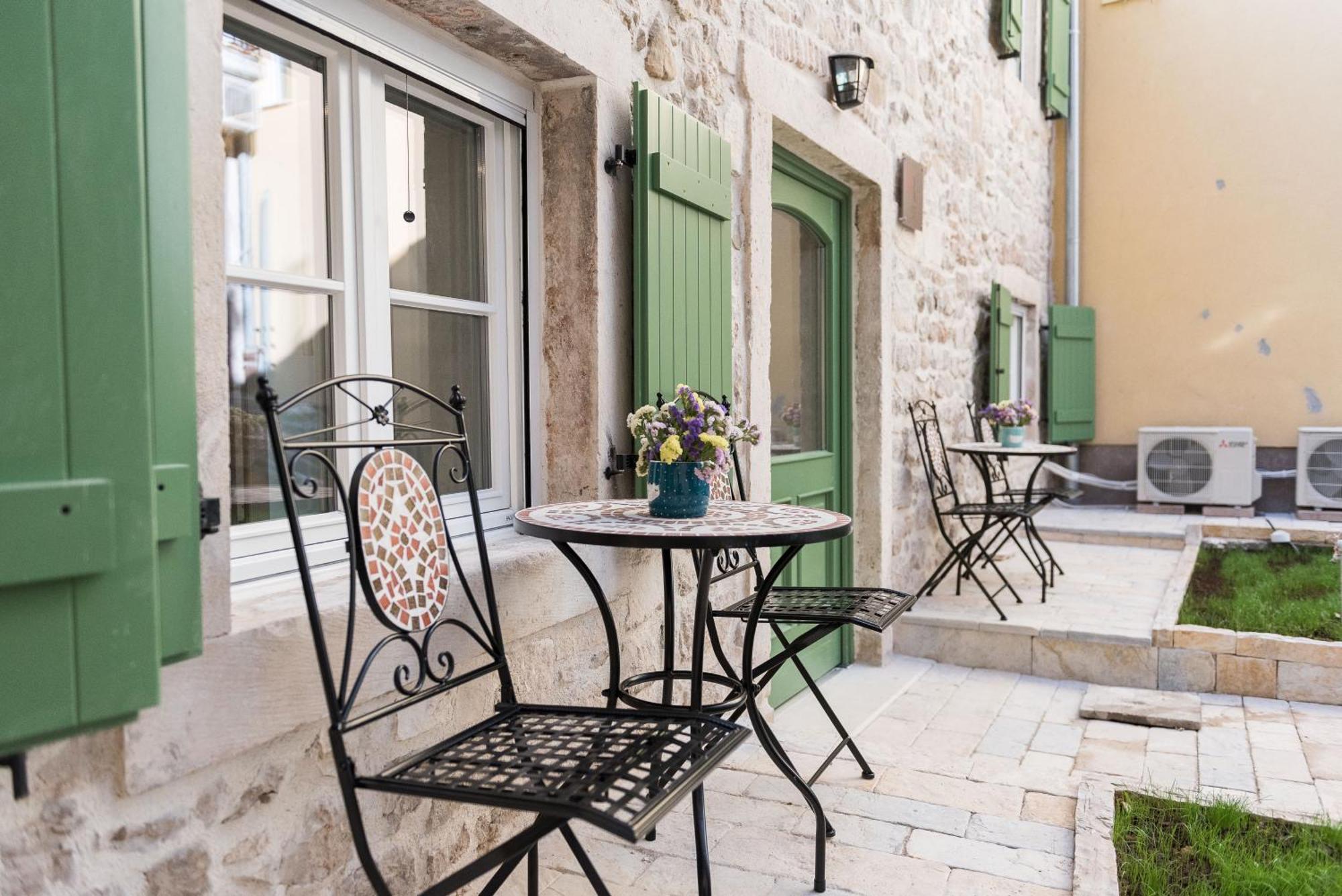 10 Heritage Rooms Zadar Bagian luar foto