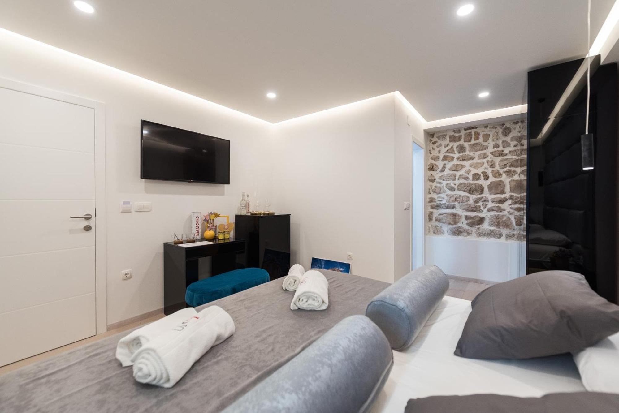 10 Heritage Rooms Zadar Bagian luar foto